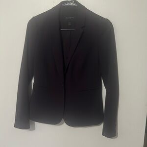 3 button sleeve single slip in back pocket square